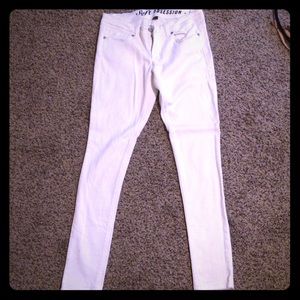 White stretchable jeggings